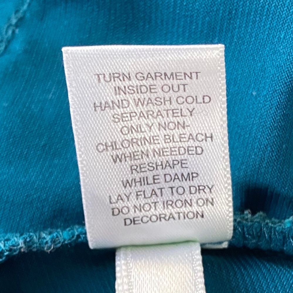 Express • Teal lace overlay sleeveless top - Picture 7 of 7
